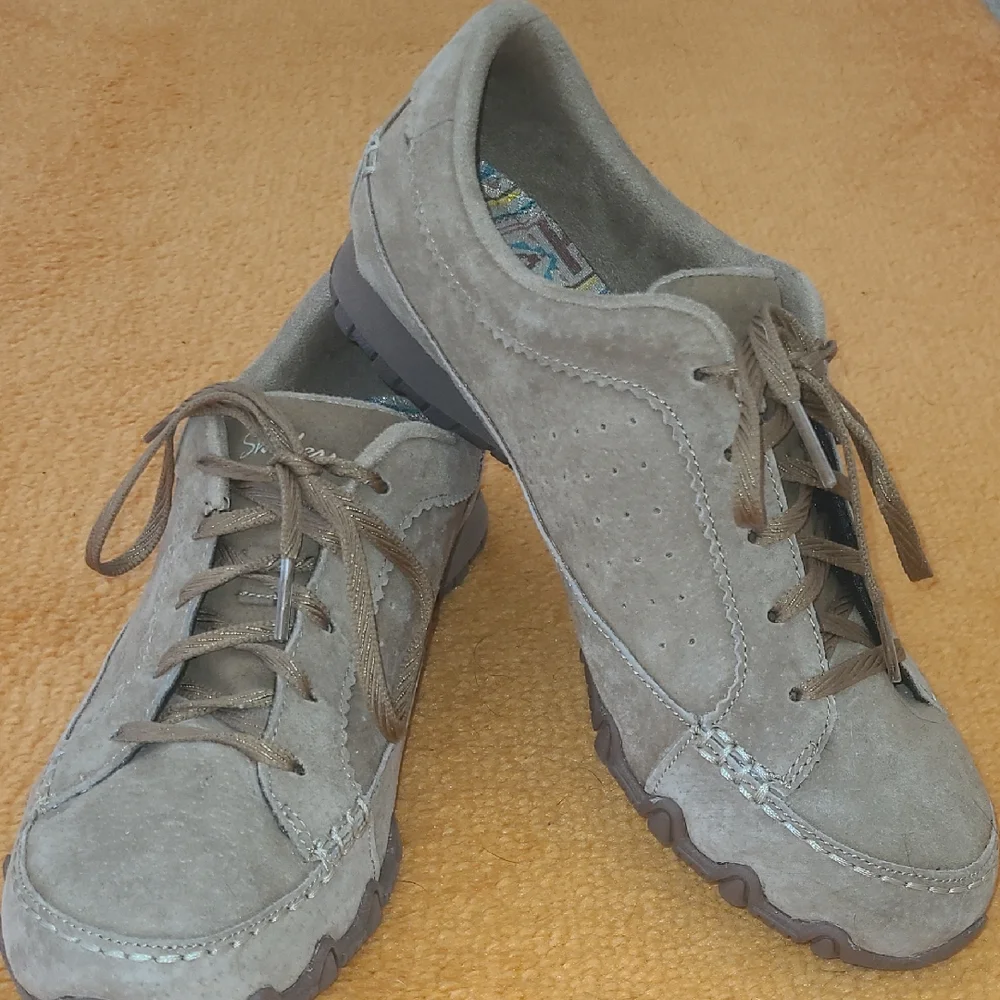 Skechers  Sz 8.5